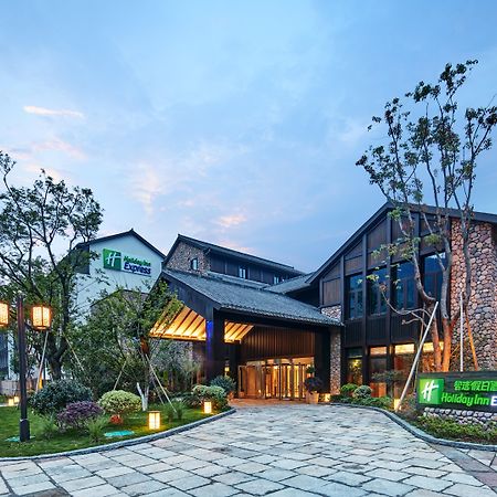Holiday Inn Express Zhejiang Qianxia Lake By Ihg Qingtian Exterior foto
